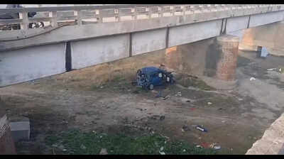 Cop among 2 killed as car plunges into Hindon river amid dense fog