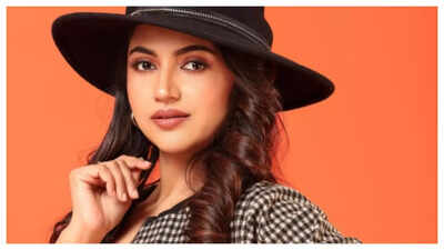 Exclusive - Sehar Hone ko Hai fame Falak Khan aka Safiya Baig calls her time on set ‘The Best Phase’, Opens up about her bond with co-actors