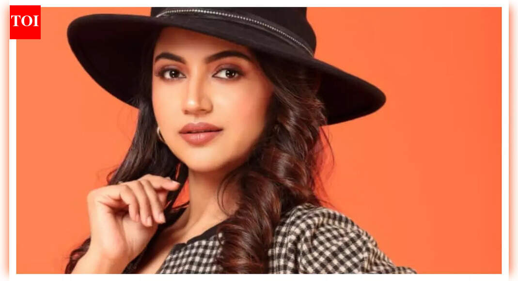 Exclusive - Sehar Hone ko Hai fame Falak Khan aka Safiya Baig calls her time on set ‘The Best Phase’, Opens up about her bond with co-actors