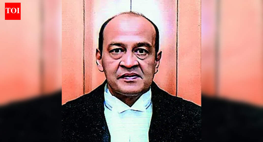 SC takes up plea of cash row judge; seeks parl reply