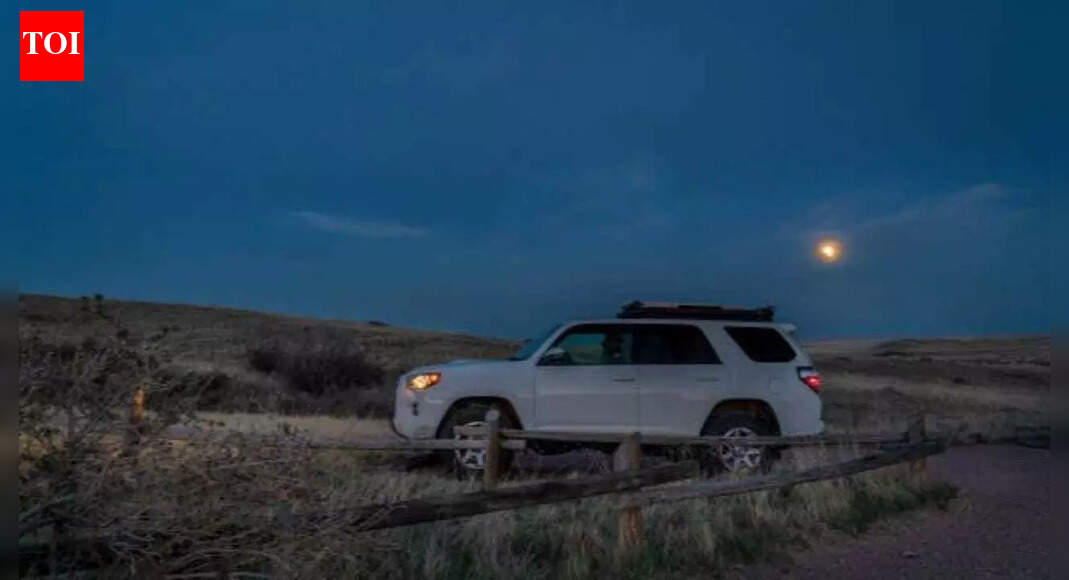 Curiosity Corner: Why does the Moon follow our car but never come home with us?