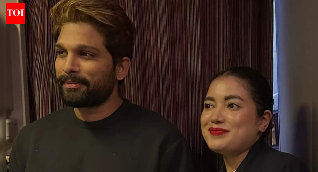 Allu Arjun’s in-flight fan moment with air hostess goes VIRAL; 'Pushpa' actor's humble side wins hearts