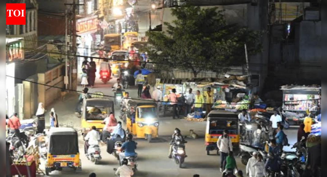 Residents urge officials to remove encroachments on Saramedu Road in Coimbatore