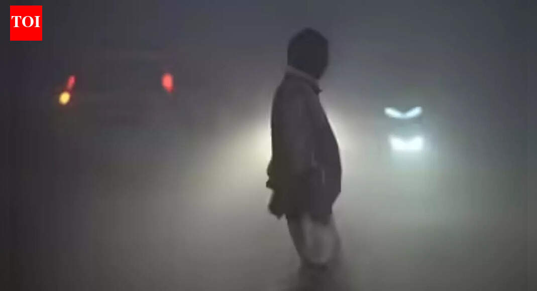 Delhi smog tightens grip: AQI stays ‘very poor’ at 370; visibility dips