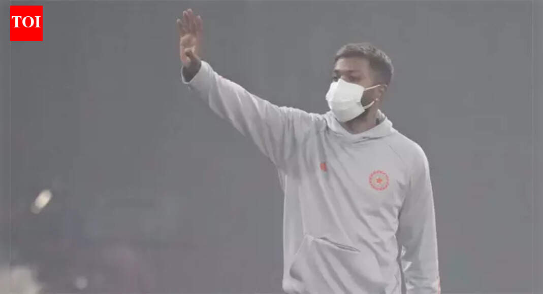 Has any international match been abandoned due to fog before Lucknow T20I?