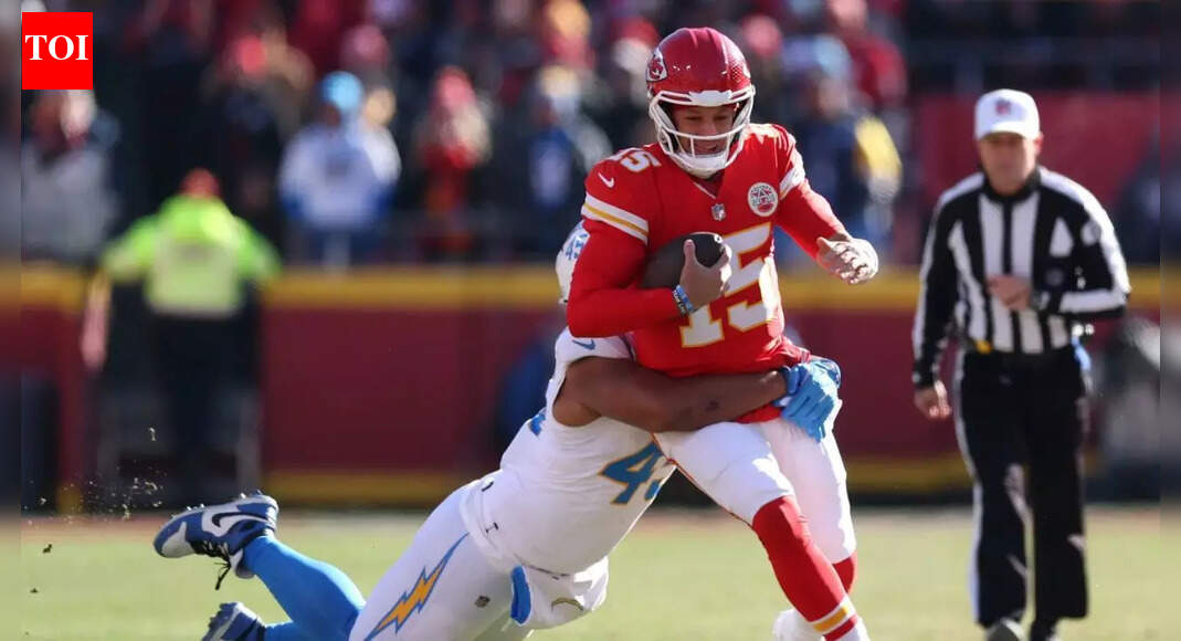 The Chiefs’ aura fades as Patrick Mahomes’ recovery fuels doubts about Kansas City’s future