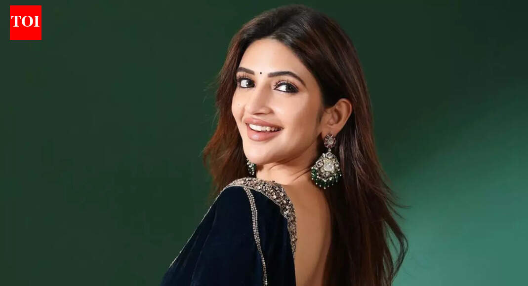 Whether it's different cultures, languages or people, I enjoy change: Sreeleela