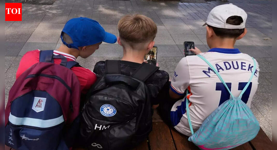 Nearly two thirds of US voters back under 16 social media ban after Australia’s new law