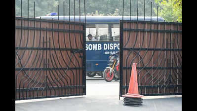 Mumbai bomb scare: Bombay HC, Esplanade & Bandra court evacuated after threat email