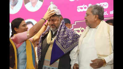 Congress legislators hold dinner meeting amid CM post churn