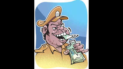 PI, lawyer caught taking 3L bribe