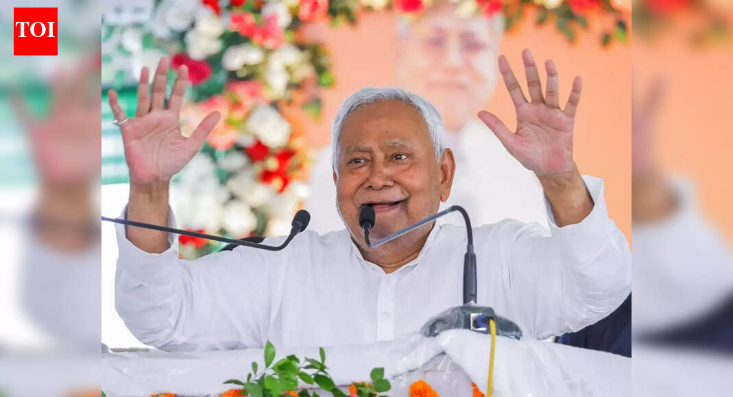 Nitish flags off mobile forensic vehicles for faster crime probe