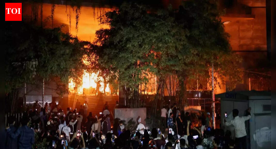 'Can't breathe, you're killing me': Journalists trapped inside as Bangladesh media houses torched; mobs storm Dhaka offices