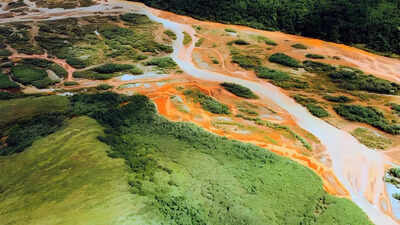 river-in-northern-alaska-turns-orange-due-to-rising-heavy-metal-pollution.jpg