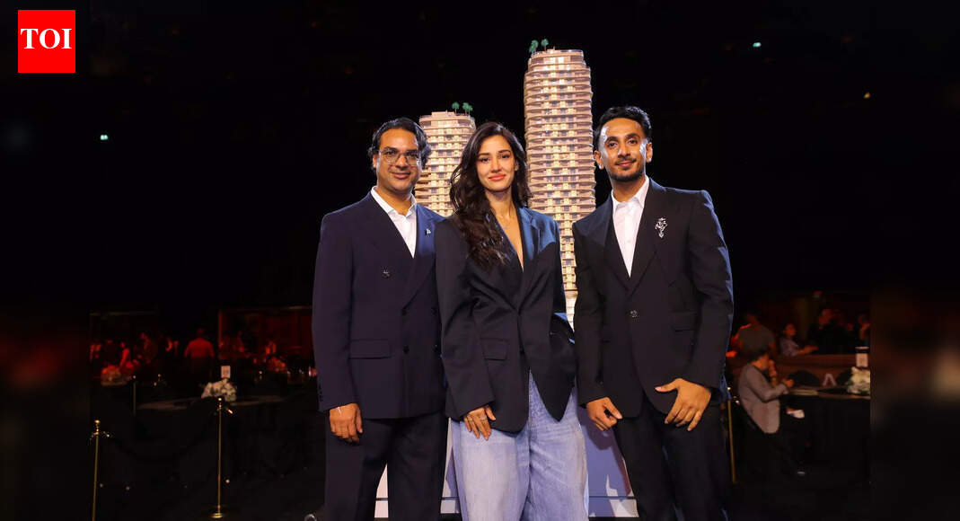 Disha Patani and Shahid Kapoor attend the unveiling of STAX by Pasha-1 Developers in Dubai