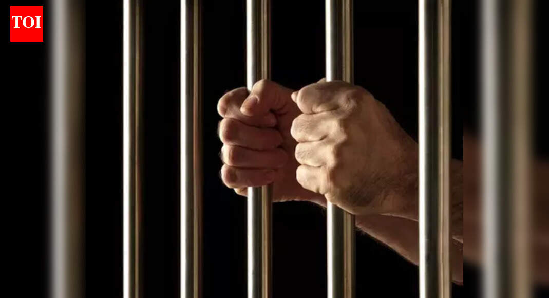 Chhattisgarh ACB/ EOW arrests SBI chief manager for siphoning ₹2.78 crore from internal account for high-risk trading