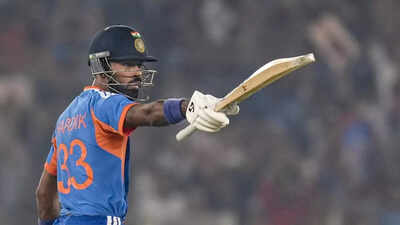 IND vs SA: Hardik Pandya goes full throttle in 5th T20I; hits 16-ball fifty