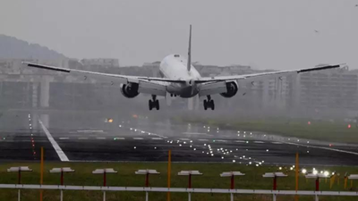 Fog disrupts flights: Dense fog hits Delhi airport operations; 177 cancelled, 500+ delayed