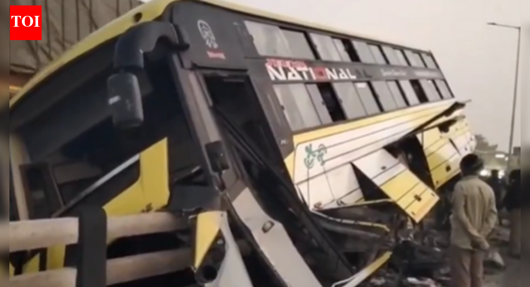 Tamil Nadu: 13 injured as bus crashes into median in Tindivanam