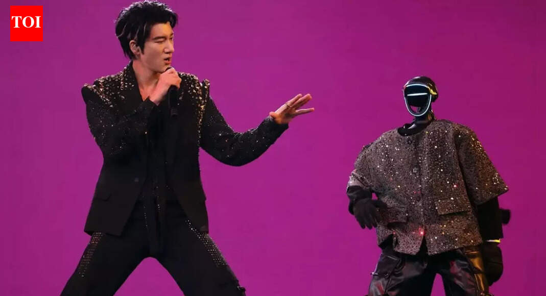 Elon Musk is impressed by these ‘background dancers’ in concert: Check viral video to know why