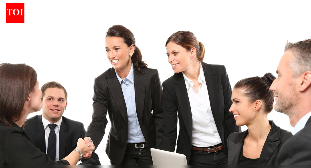 2026 US job market set to be competitive, survey shows: 3 ways professionals can stand out