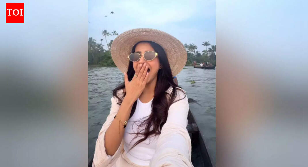 Debchandrima chases golden hour on a serene sunset boat ride