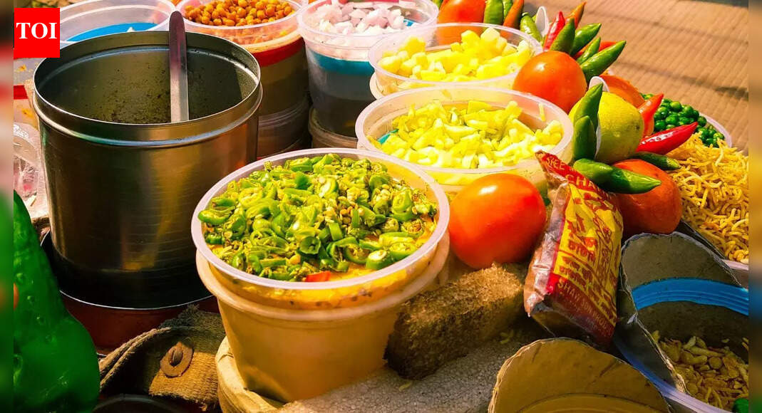 How to make Kolkata-style jhalmuri at home for evening snacks