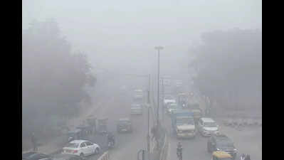 Dense fog continues to delay trains on Delhi-Patna route
