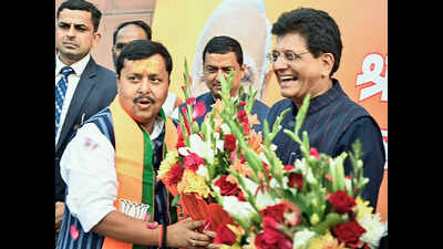 Nitin visits Puducherry ahead of assembly polls