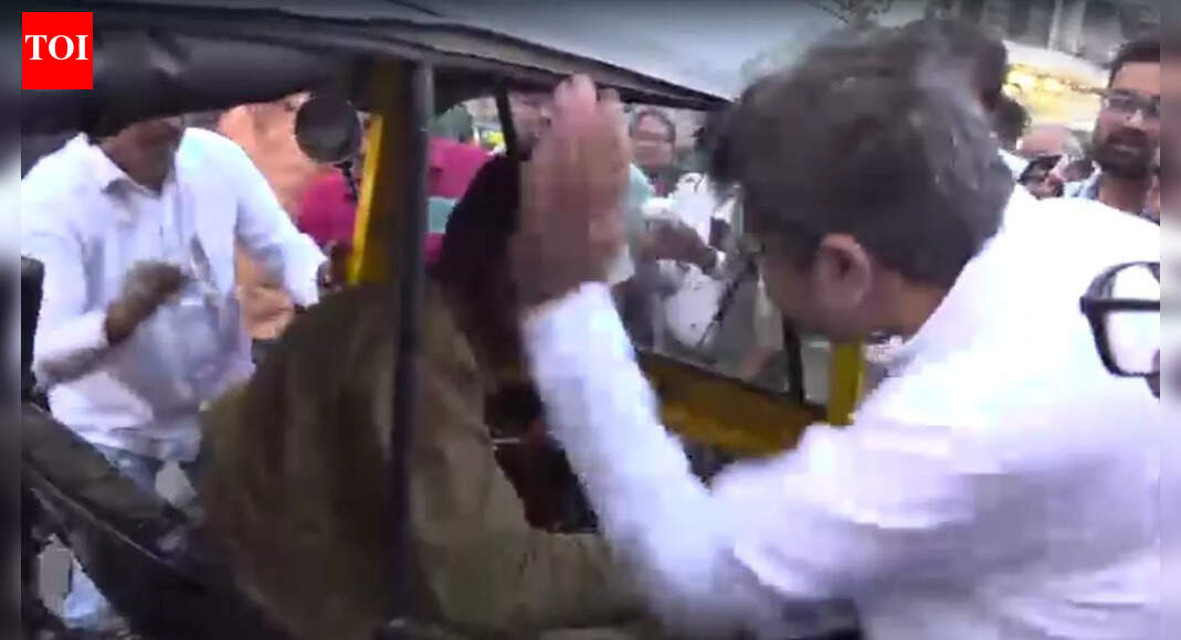Watch: BJP MLA slaps auto driver in Mumbai; Congress condemns act