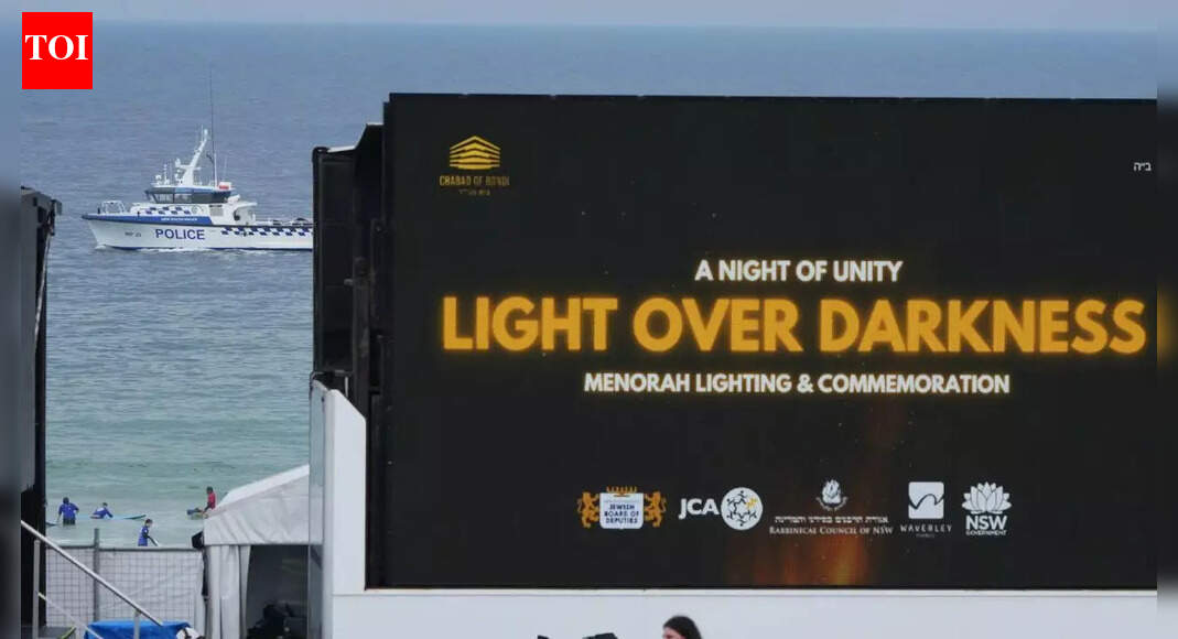 Thousands gather at Bondi Beach to mourn victims of antisemitic attack