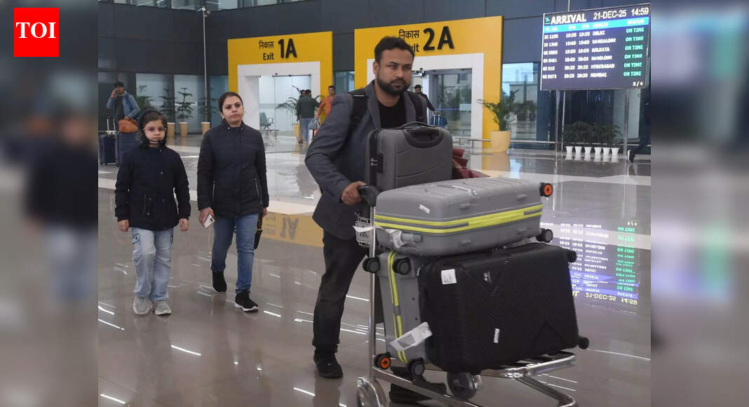 Travel chaos in state as fog disrupts flights, trains