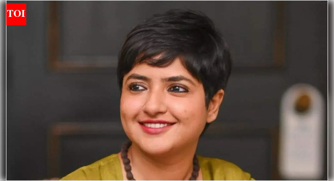 Singer Lagnajita Chakraborty alleges harassment while she was performing 'Jago Maa' in West Bengal; reveals a person charged hit her and said, 'Sing secular songs'