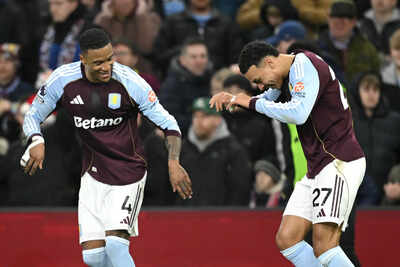 Premier League: Aston Villa stun Manchester United to fuel shock title push