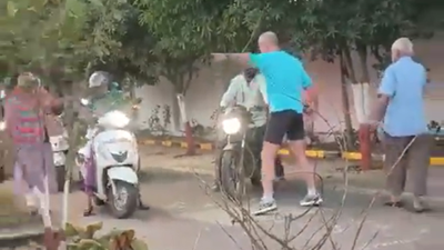 Watch: Foreigner forced to turn traffic cop in Pune, stops two-wheelers from using footpath; video goes viral