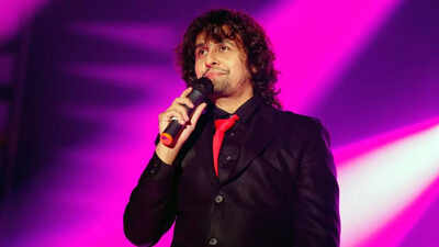 Sonu Nigam reveals his 'job is musical but also athetletic', shares unique pre-concert routine: 'I hold hands with my entire team, thank God and the audience'
