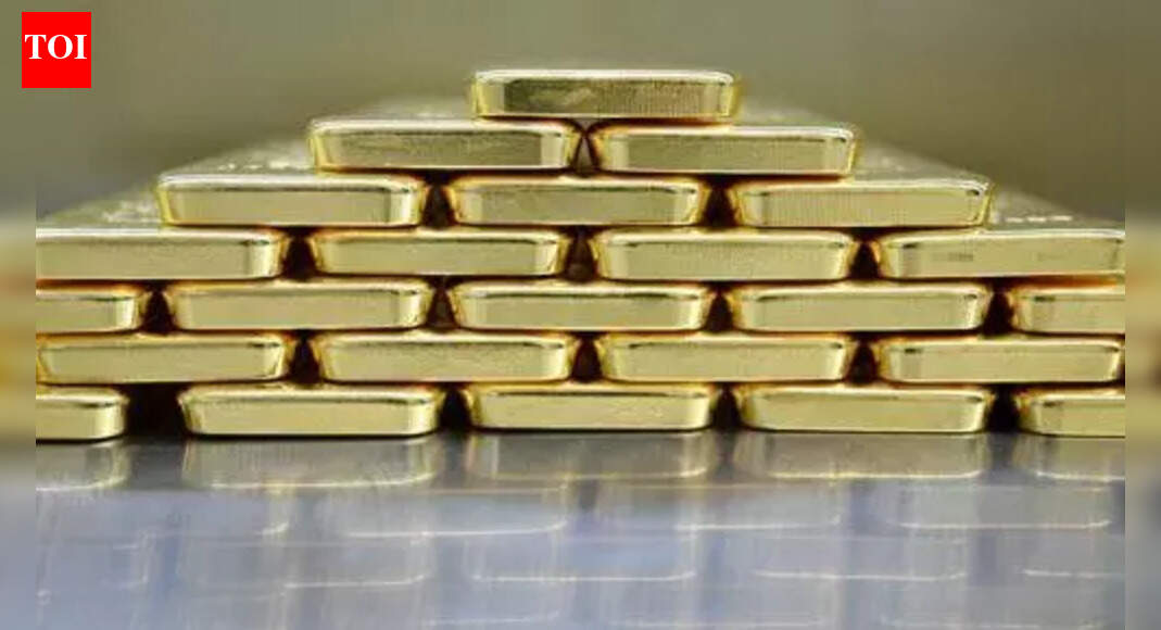 Three burqa-clad men rob jewellery store in Navi Mumbai