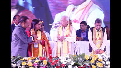 मंत्री ने कुलपतियों से मानविकी, सामाजिक विज्ञान में छात्रों की रुचि पुनर्जीवित करने का आग्रह किया