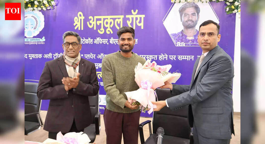 Bihar chief secretary honours Anukul Roy for stellar Syed Mushtaq Ali Trophy performance