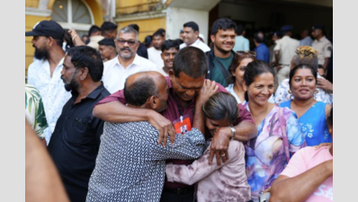 Bolstered by two MLAs, AAP goes solo, fails to reap dividends, keeps 2020 score