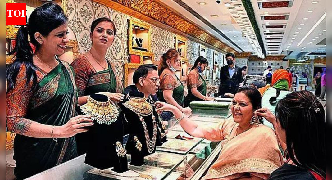 In gold we trust: Yellow metal, silver log new highs