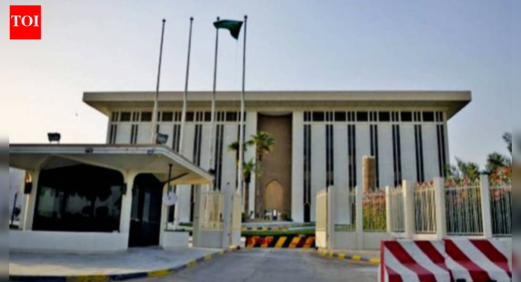 Saudi Central Bank slashes banking and payment fees: Here’s all you need to know