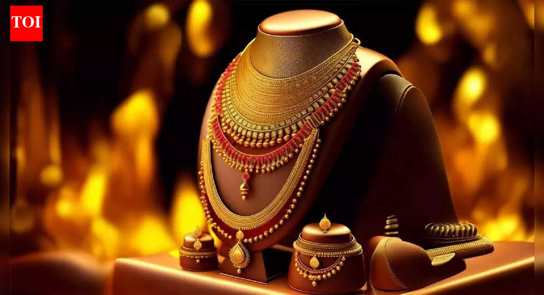 Gold price today: How much 22K, 24K gold costs in your city?