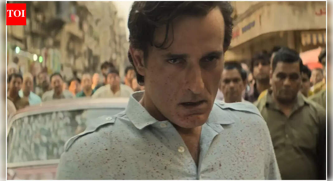 ‘Tez se maaro, main gir nahi raha hu': Akshaye Khanna made this intense demand to co-star Aditya Uppal during 'Dhurandhar' in-van hitting scene