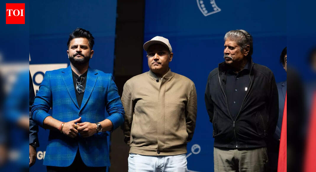 Cricket icons, movie stars bond over a fun-filled Sunday evening ...