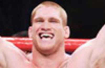 Heavyweight: Todd Duffee (USA) beat Neil Grove (UK)
