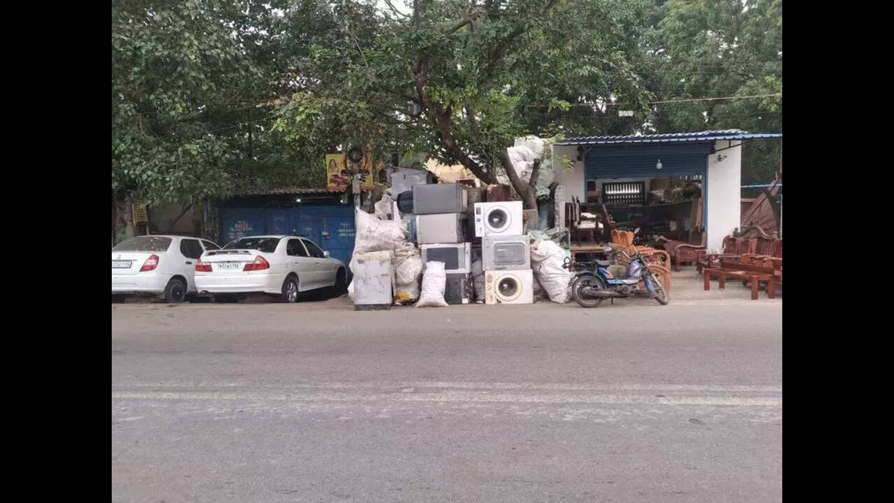 மின் கழிவு கொள்கை தமிழ்நாட்டில் சரிவில்; 95% குப்பைமேடுகளில் சேர்கிறது