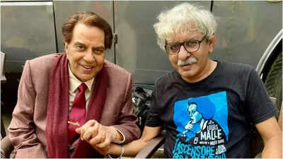 'इक्कीस' के निर्देशक श्रीराम राघवन ने बताया कि उन्हें इस बात का अफसोस है कि धर्मेंद्र फिल्म का पूरा संस्करण नहीं देख सके।