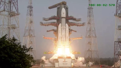  Isro releases rare onboard camera footage from liftoff to satellite separation — Watch