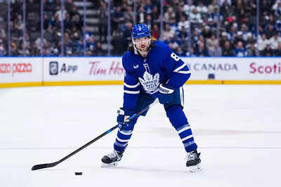 Chris Tanev discusses return as Toronto Maple Leafs defeat Pittsburgh Penguins in NHL action